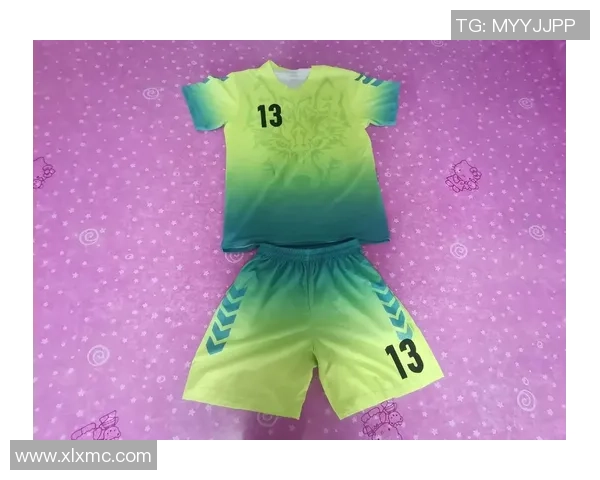 足球衣店专卖各大球队球衣与周边产品让你成为球场上的焦点与风尚先锋